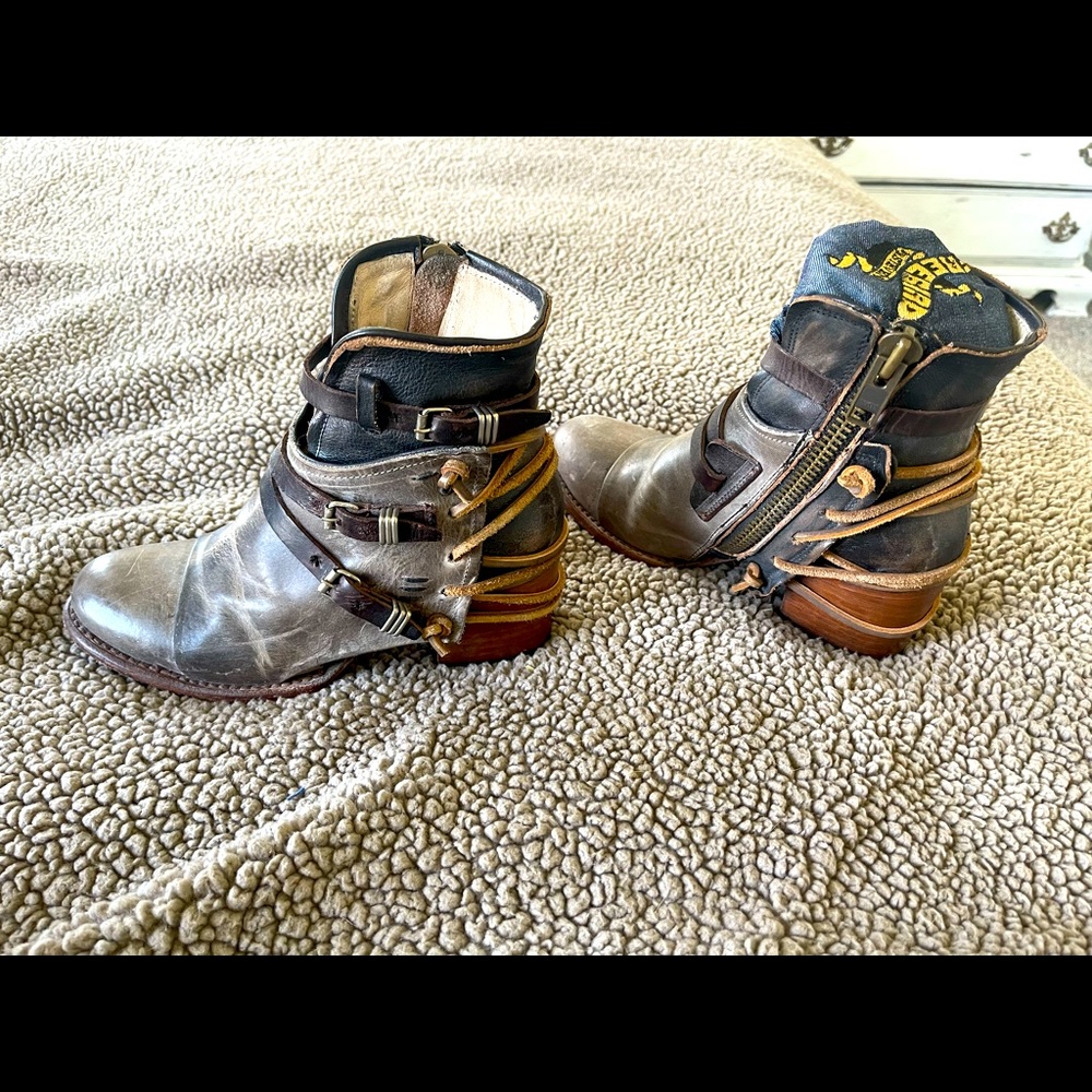 FREEBIRD BY STEVEN crue booties size 8.